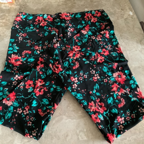 NIP LuLaRoe Tall and Curvy Super Soft Leggings - Picture 2 of 3